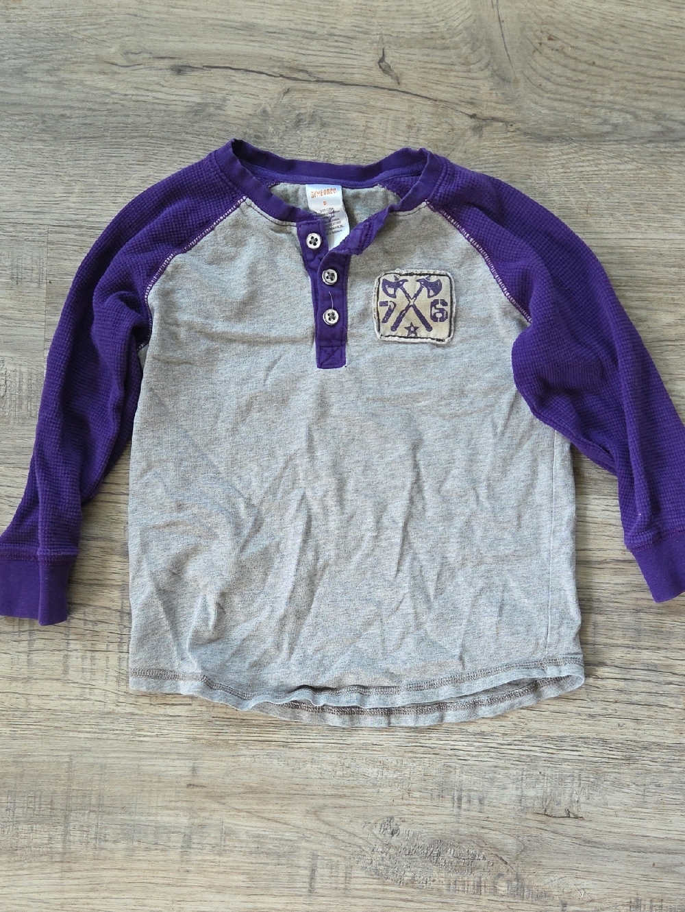 Gymboree Gray Body Long-Sleeve Henley with Purple Raglan Sleeves